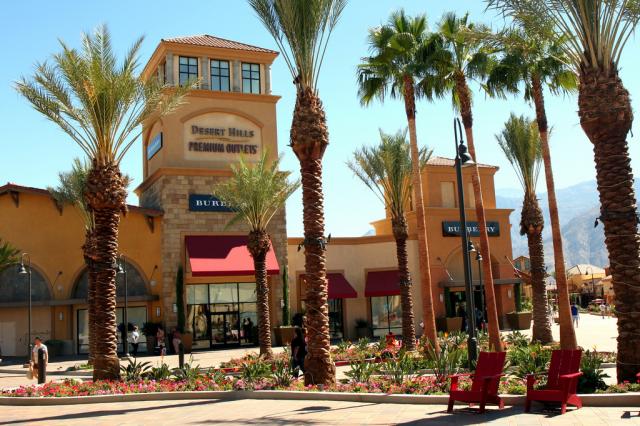 Desert_Hills_Premium_Outlets.jpg